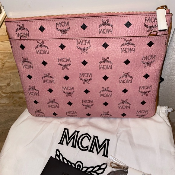 MCM soft pink visetos pouch💕optional crossbody 💕 - Picture 8 of 10